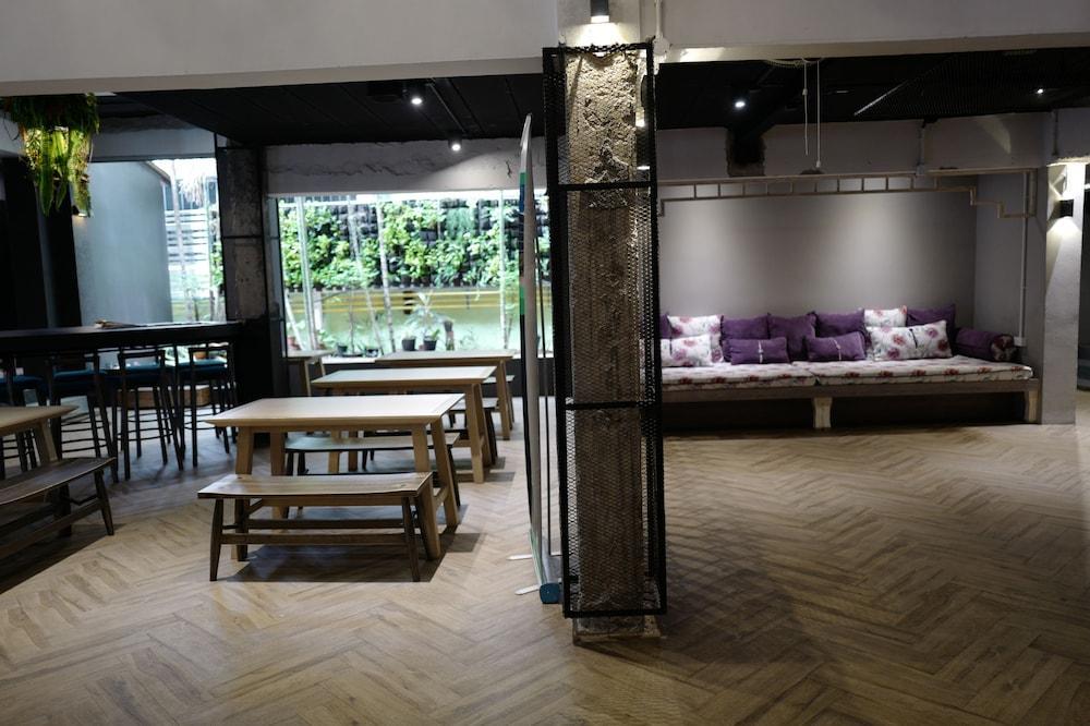 Bhukitta Boutique Hotel Phuket Town Exterior foto